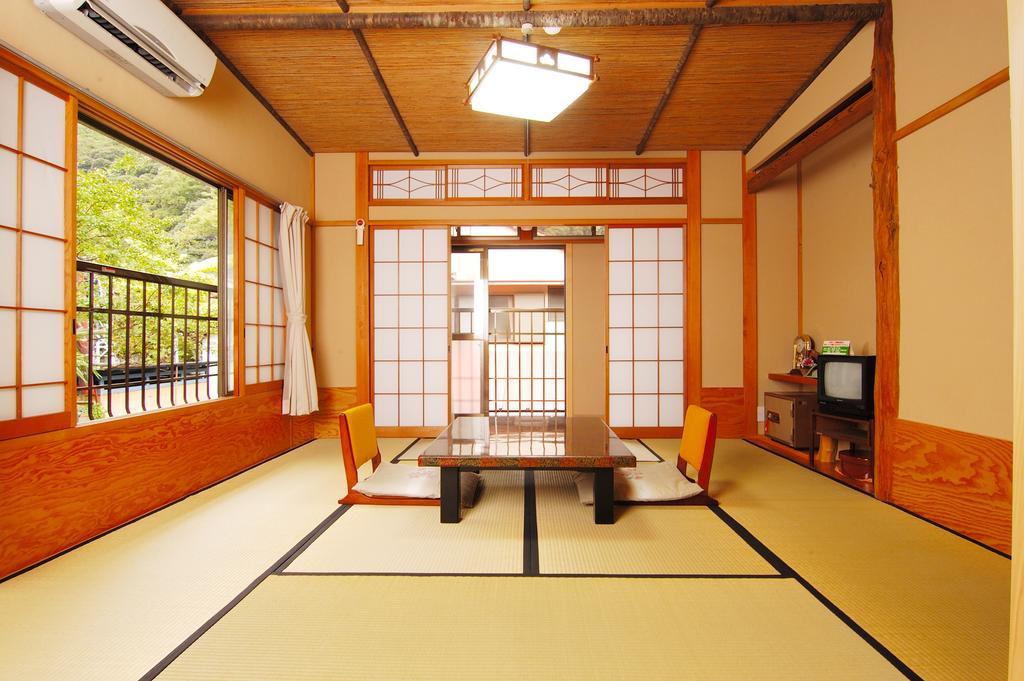 Sansou Nagisa Hotel Isehara Quarto foto